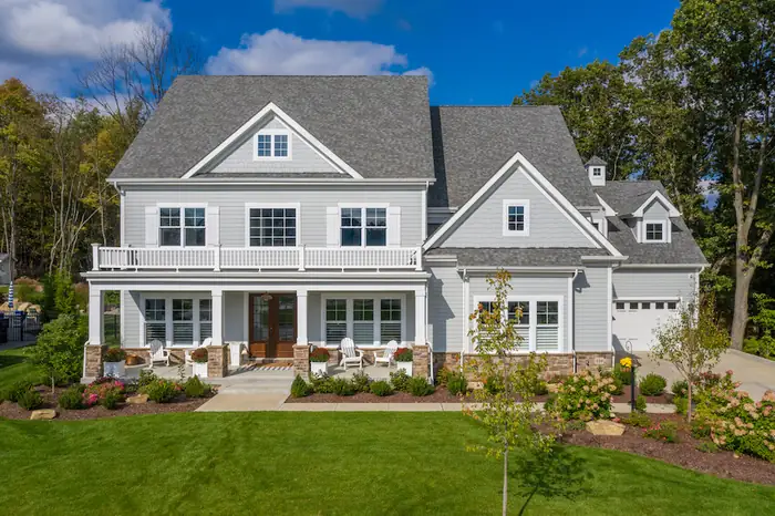 Classic White Lap Siding
